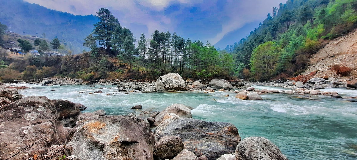 The Dudh-Koshi River in Phakding 